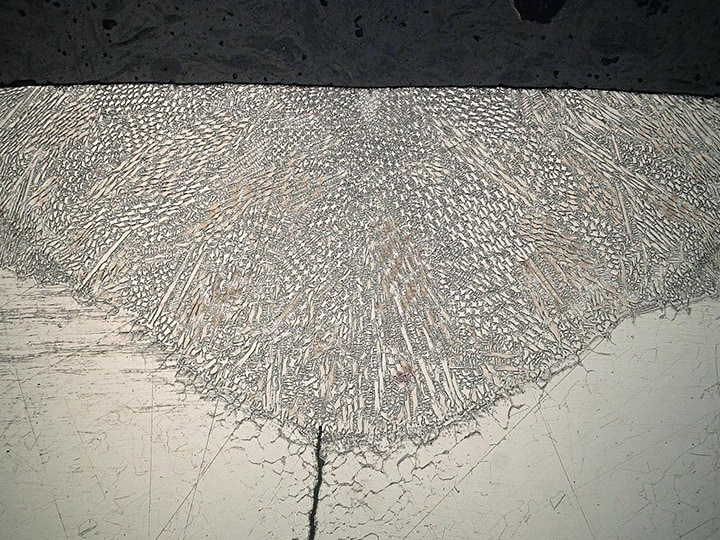 Observation of a crack in the weld penetration cross-section using the VHX Series 4K Digital Microscope